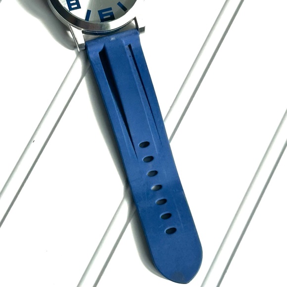 Kenneth Cole Reaction Mens Silicone Watch Blue - Picture 4 of 9